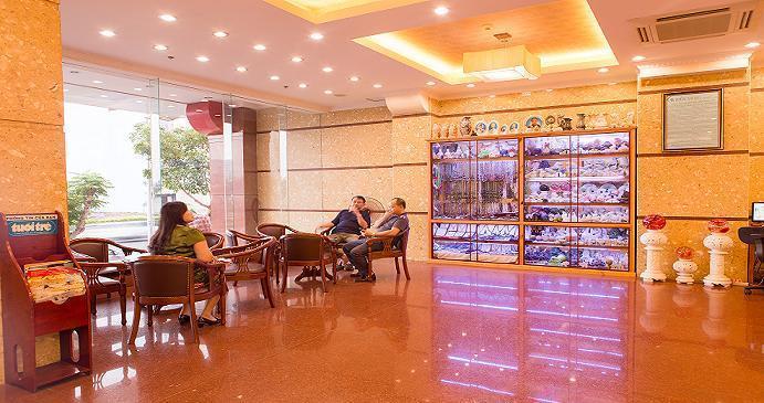 Bien Vang Hotel Дананг Екстериор снимка
