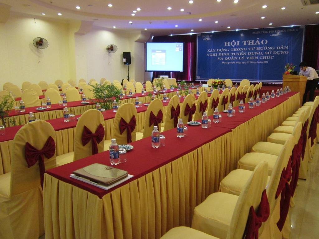 Bien Vang Hotel Дананг Екстериор снимка